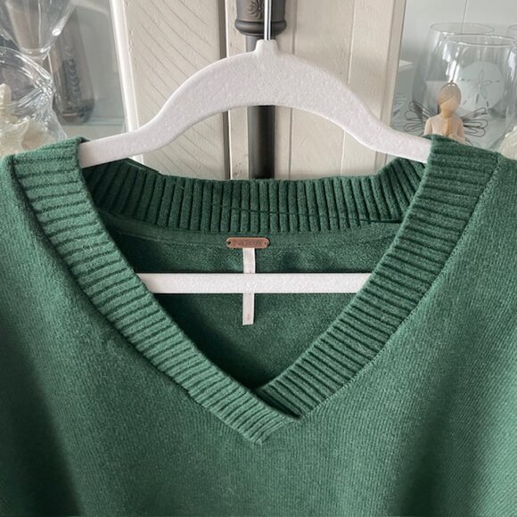 FREE PEOPLE ORION A-LINE TUNIC SWEATER SIZE SMALL BLACK FOREST GREEN NWT - Picture 3 of 13